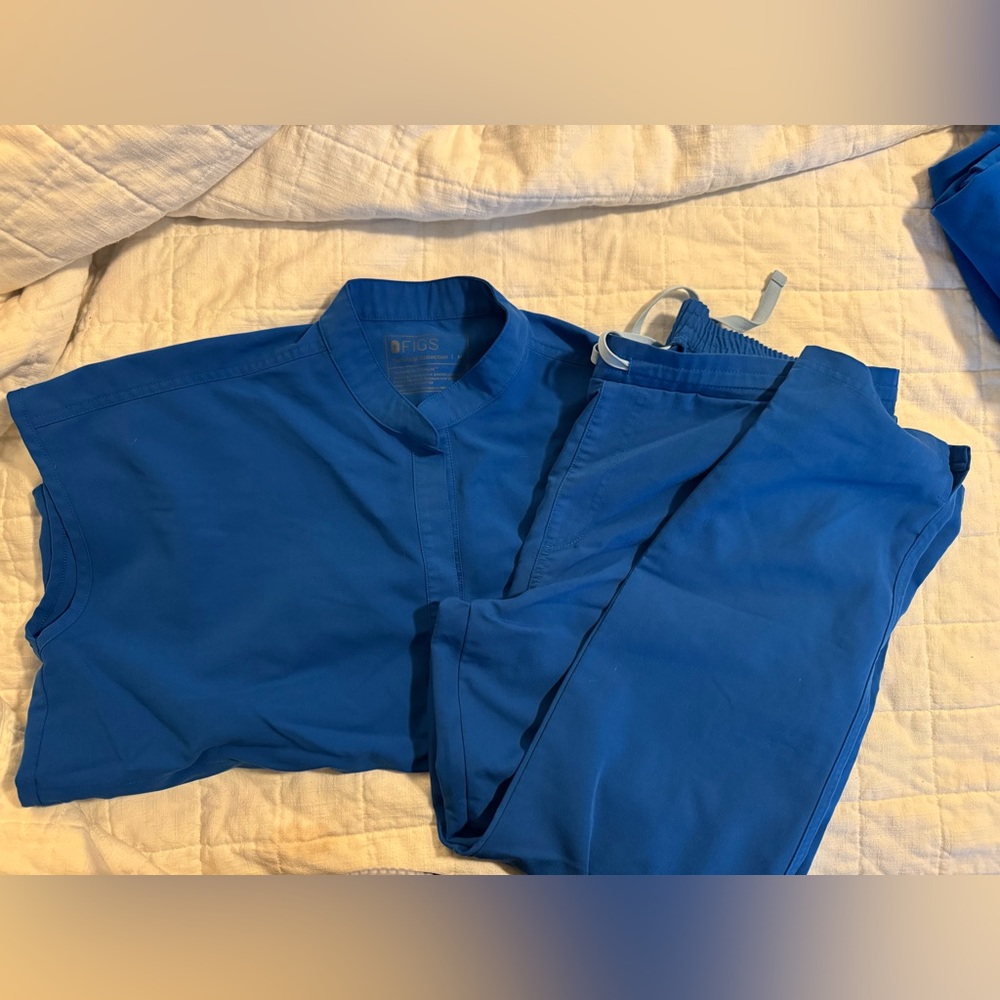 Figs scrubs